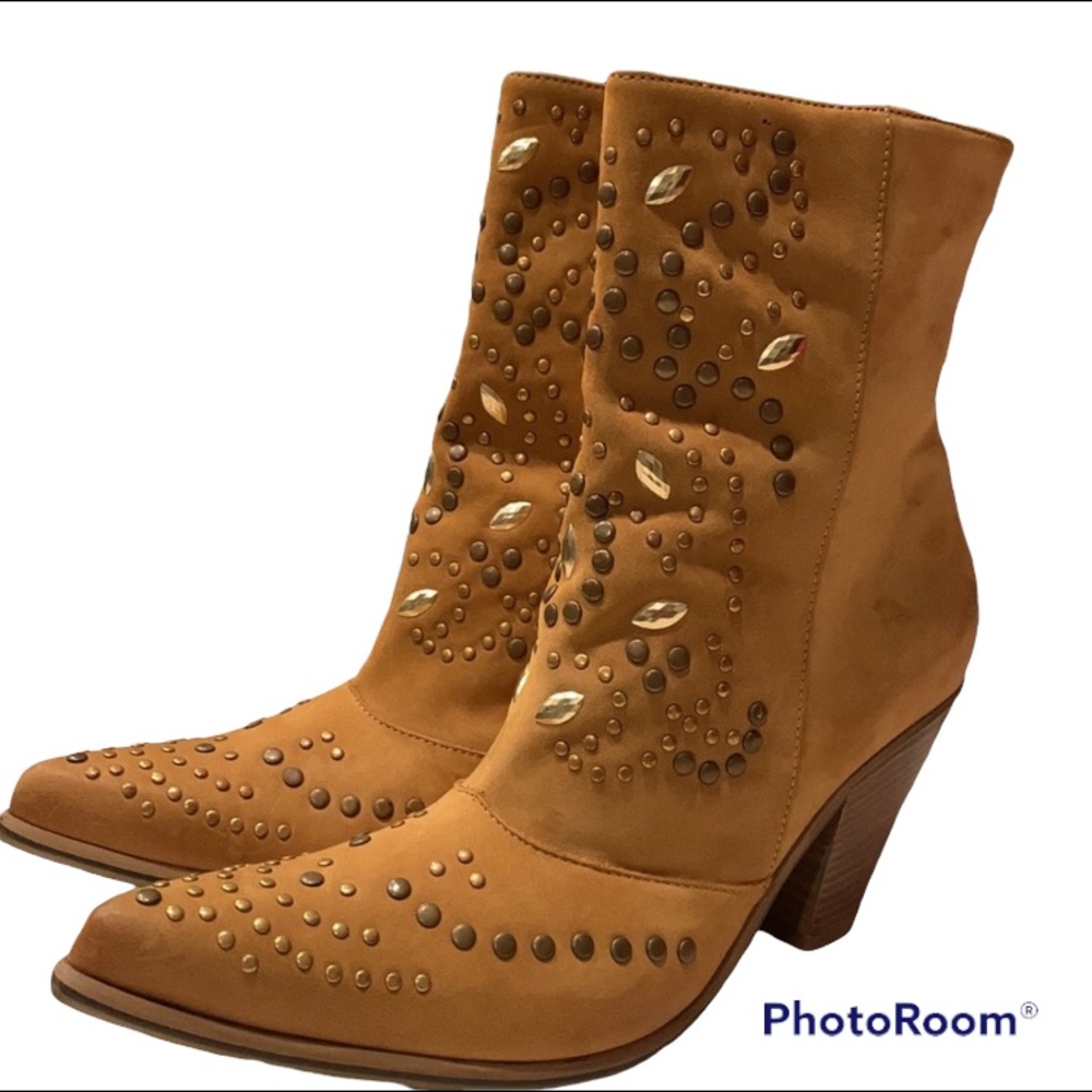 Sundance Tan Suede Studded Boots Size 40/9.5 Heel Height 3 1/4”